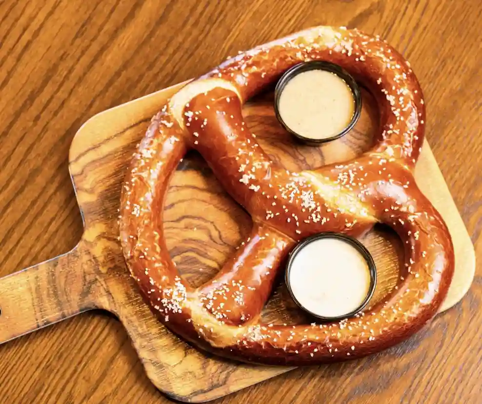 Pretzel & cheese dip